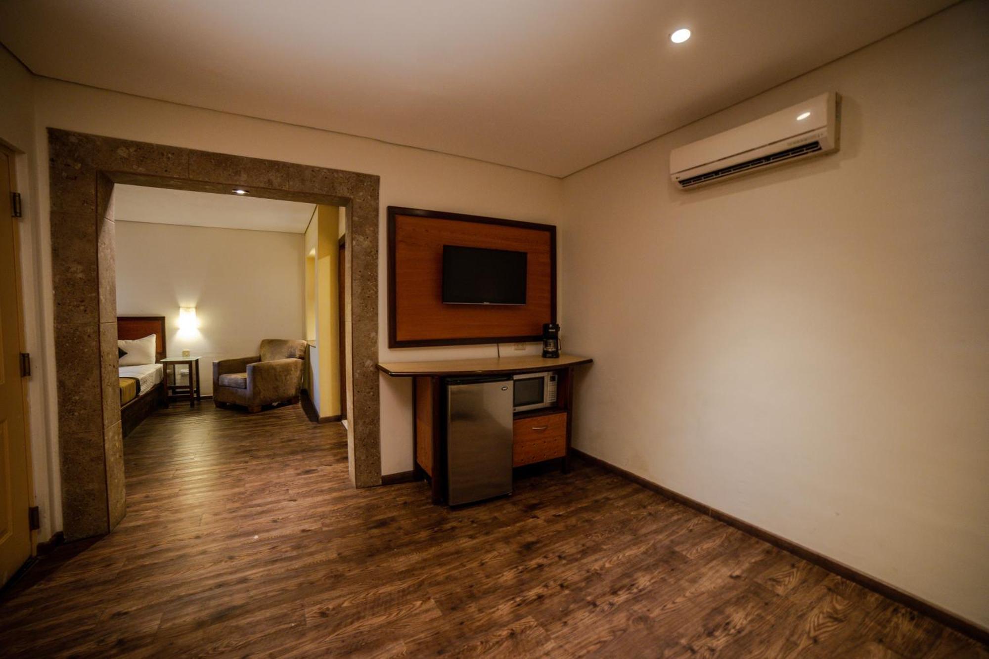 Hotel Colonial Hermosillo Extérieur photo